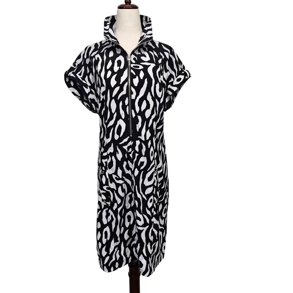 Chicos Zenergy Dress Womens Size 1 Black White Animal Print Zip Tunic Pockets - Picture 1 of 9